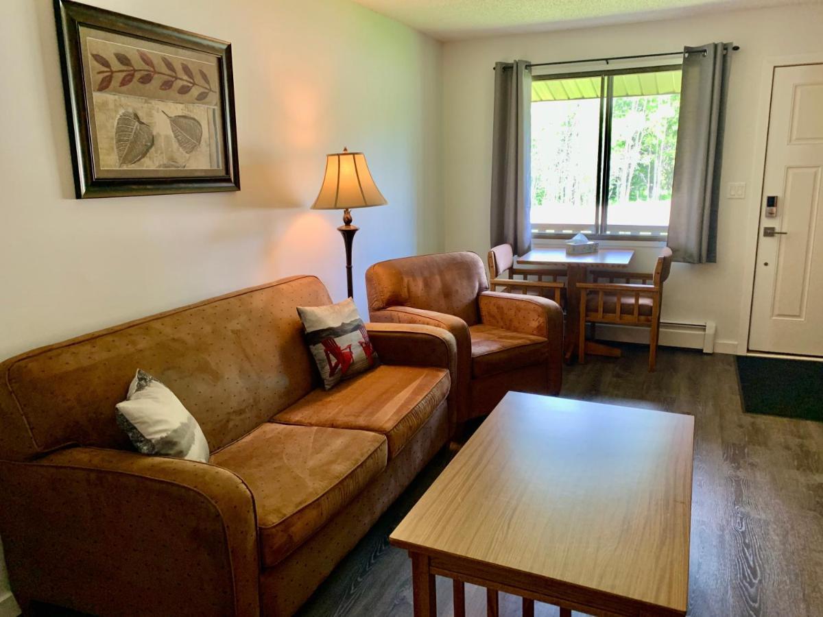 Schott'S Lake Conference & Resort Sundre 外观 照片