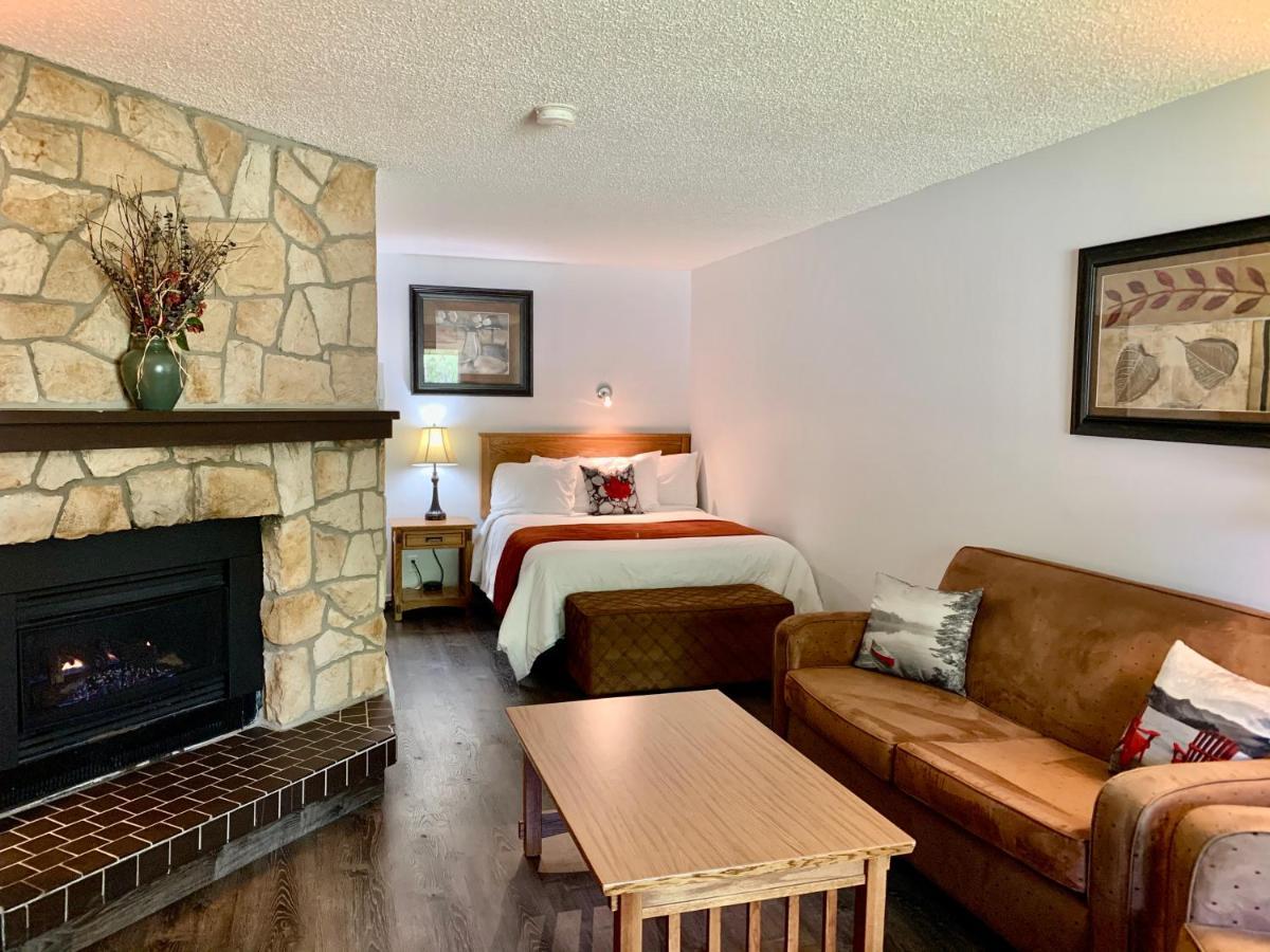 Schott'S Lake Conference & Resort Sundre 外观 照片