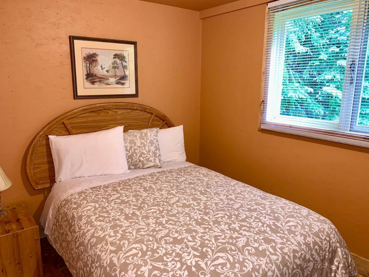 Schott'S Lake Conference & Resort Sundre 外观 照片