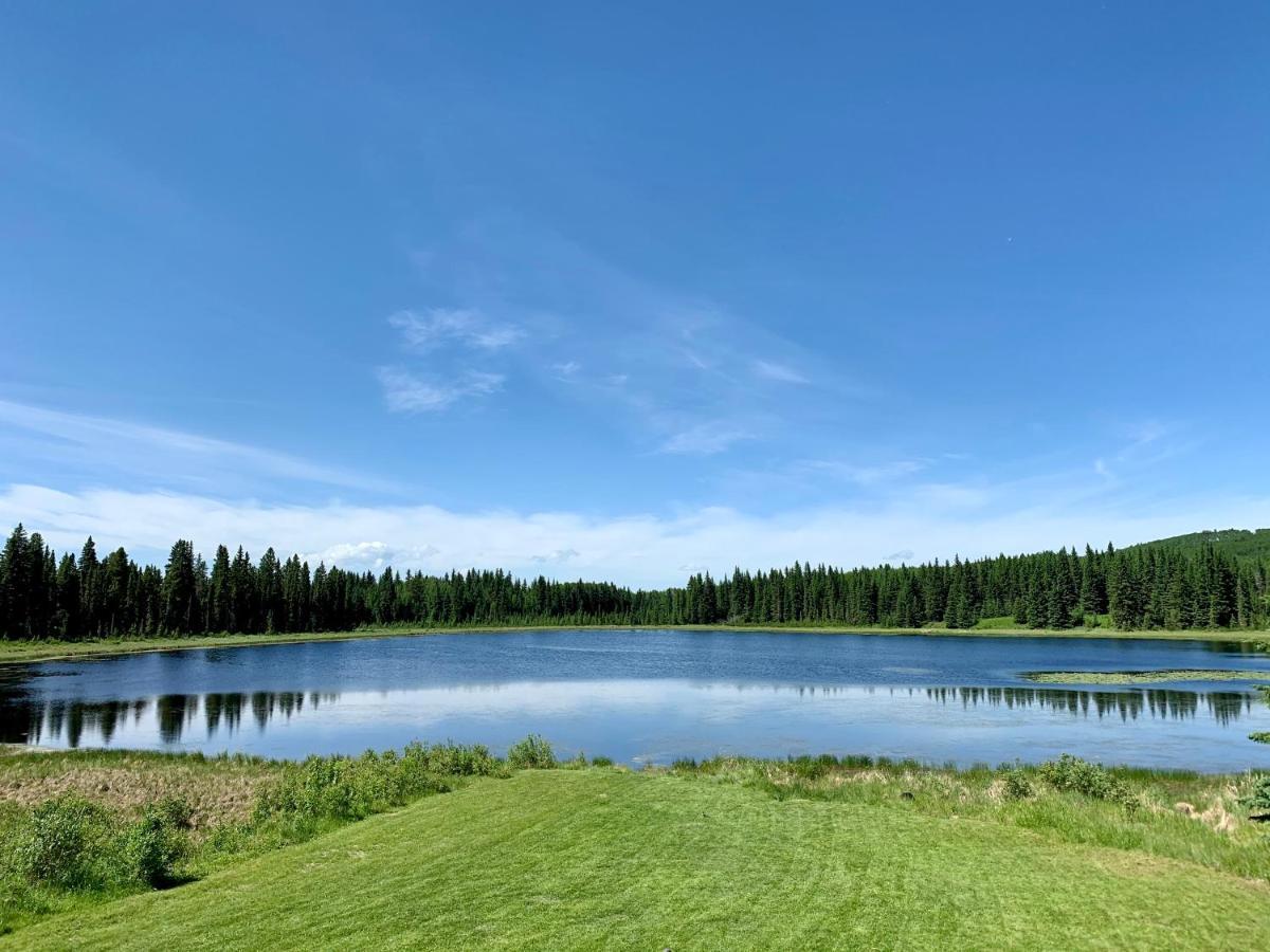 Schott'S Lake Conference & Resort Sundre 外观 照片
