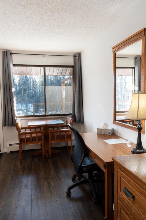 Schott'S Lake Conference & Resort Sundre 外观 照片
