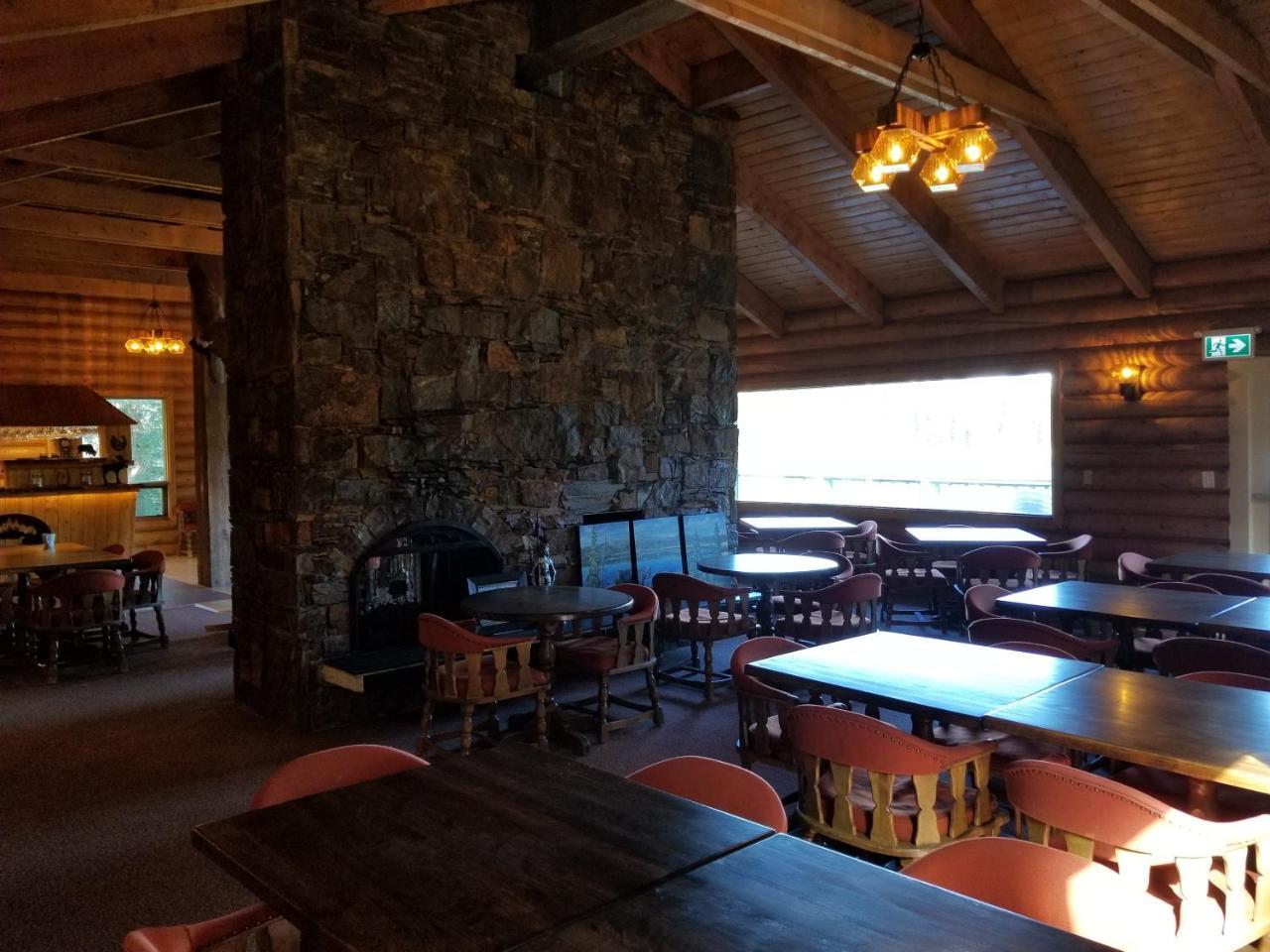 Schott'S Lake Conference & Resort Sundre 外观 照片